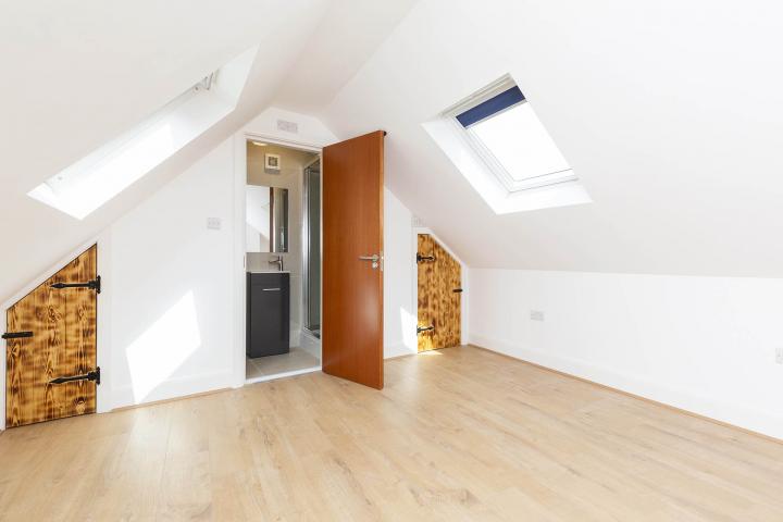 Stunning Newly Renovated Apartment Park Chase, Wembley